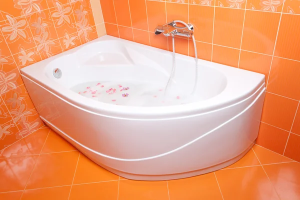 Kąpiel perełkowa z kwiatów — Zdjęcie stockowe