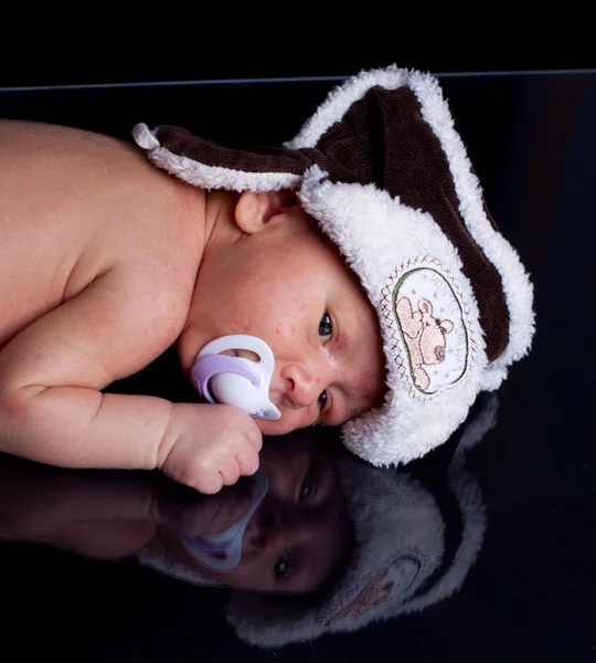 Novorozenec s kloboukem — Stock fotografie