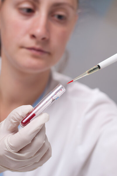 Micro pipette with blood