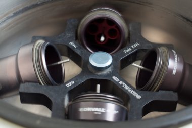 Laboratuvar santrifüj