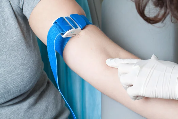 Drawing blood procedure — Stock Photo, Image