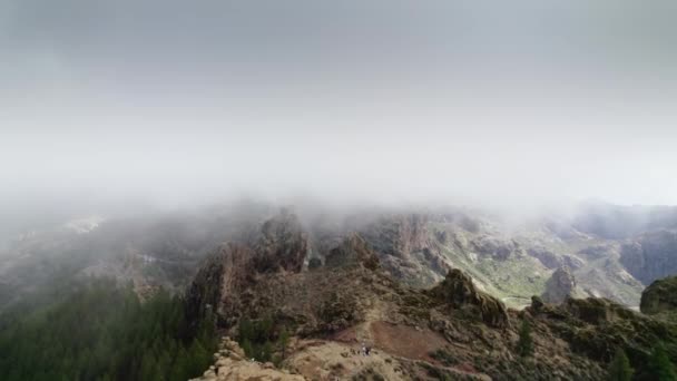 Voo Sobre Paisagem Montanhosa Com Céu Nublado Ilha Gran Canaria — Vídeo de Stock