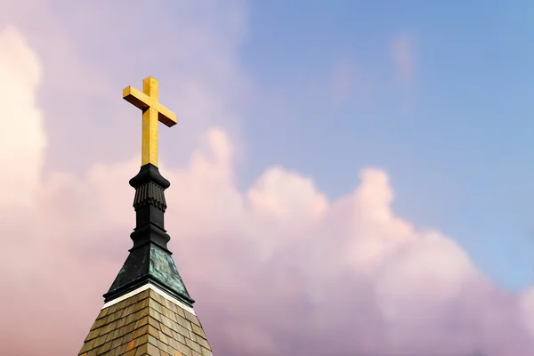 Kruis op een steeple — Stockfoto