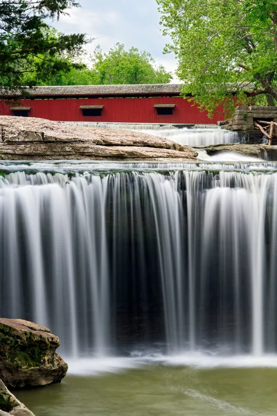 Covered Bridge and Waterfall — Stock Photo, Image