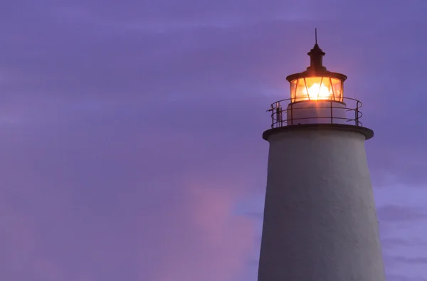 Ocracoke şafak parlayan ışık — Stok fotoğraf