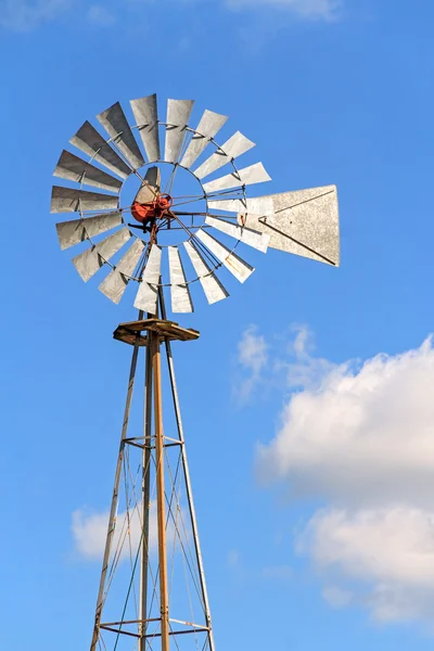 Windmolen en hemel — Stockfoto