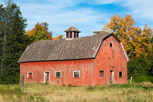 Vecchio fienile rosso nel Wisconsin — Foto Stock