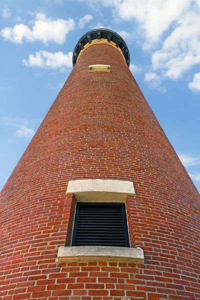 Sotto il piccolo faro di Sable Point — Foto Stock