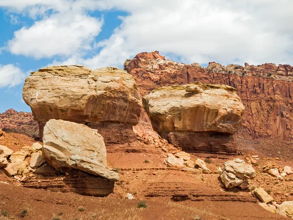 Giant Boulders at Capitol Reef — Stock Photo, Image