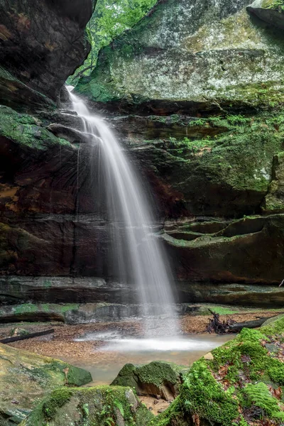 Spring Rains Beautiful Ephemeral Waterfall Queer Creek Plunges Sandstone Cliff — Stock fotografie