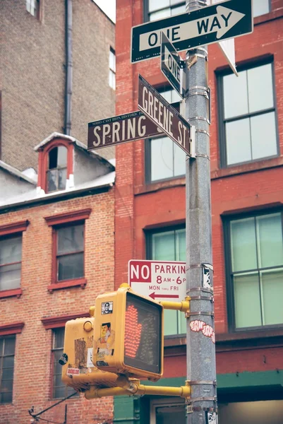 Soho ulicy znaki w nyc — Zdjęcie stockowe