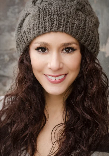 Portrait of a beautiful smiling young woman — Stock Photo, Image