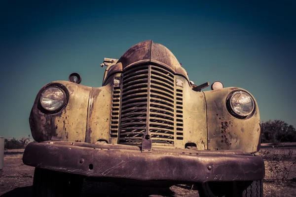 Äldre vintage bil — Stockfoto