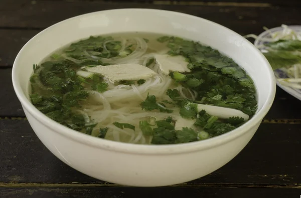 Pho Ga sopa de fideos de pollo vietnamita —  Fotos de Stock