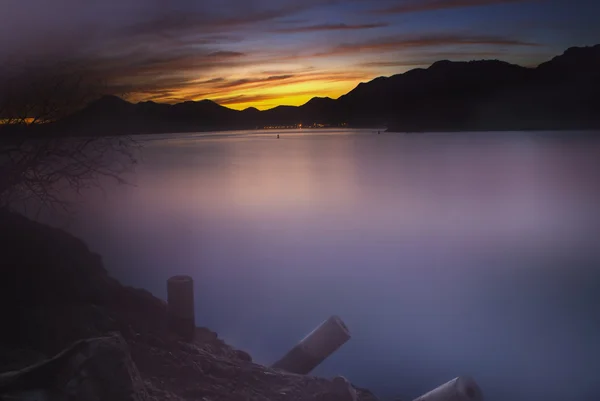 セオドア ・ ルーズベルト湖は、アリゾナ州、米国 — ストック写真