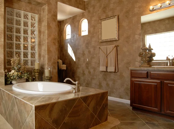 Modernes stilvolles Luxus-Badezimmer — Stockfoto