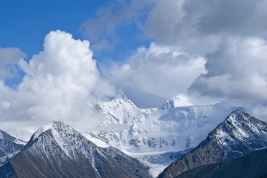 Altay moundains bir bulutlar