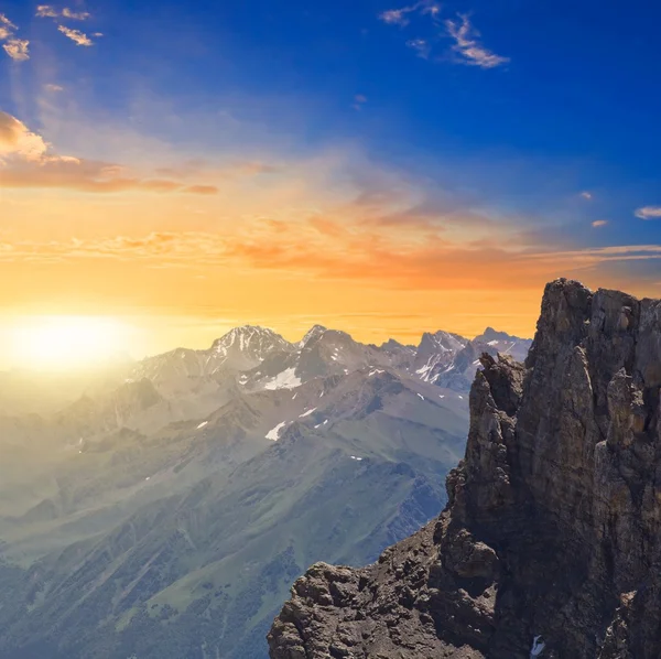 Sunrise in a mountains — Stock Photo, Image