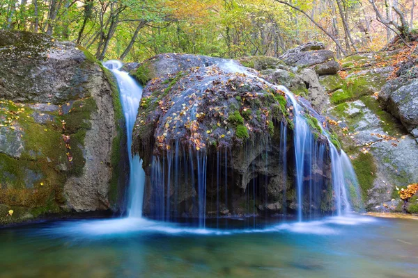 Water cascades on a mountain river — Stock Photo, Image