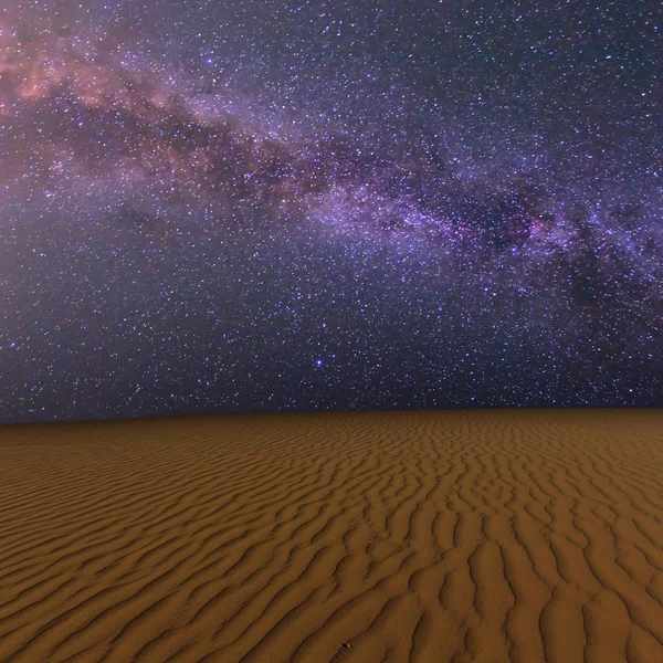 Νύχτα αμμώδη έρημο — Φωτογραφία Αρχείου