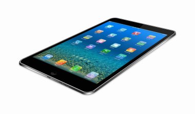tablet pc mini beyaz zemin üzerine