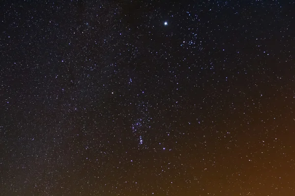 Orion takımyıldızında bulunan bir gökyüzü — Stok fotoğraf