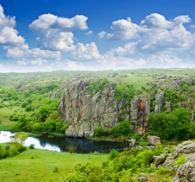 nehir derin kanyon sahnede