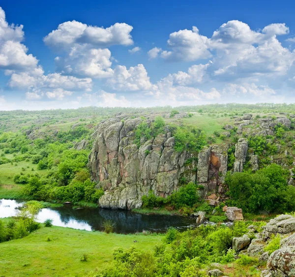 Rivier in een diepe canyon scène — Stockfoto