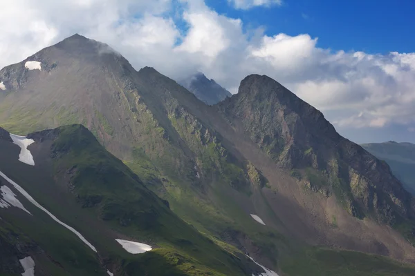 Yüksek dağlar — Stok fotoğraf