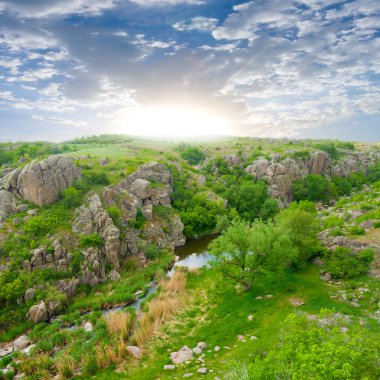 sabah erkenden, derin kanyon