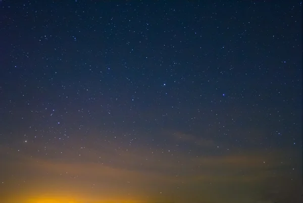 Ciel nocturne avant l'aube — Photo