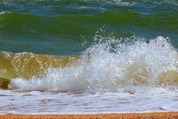 Closeup σμαραγδένια θάλασσα κύματα — Φωτογραφία Αρχείου