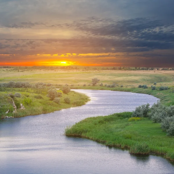 Ukraine rivière bazavluk au coucher du soleil — Photo