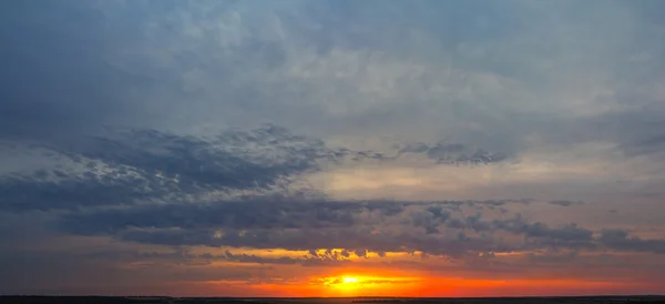Dramatik günbatımı panorama — Stok fotoğraf