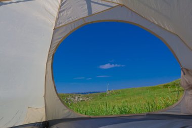 turistik bir çadırdan göster