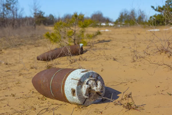 Stará bomba na písku střelby — Stock fotografie
