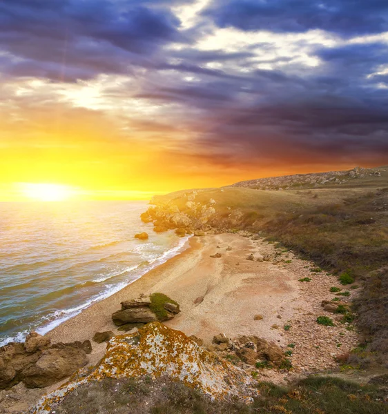 Hermosa bahía de mar por la noche — Foto de Stock