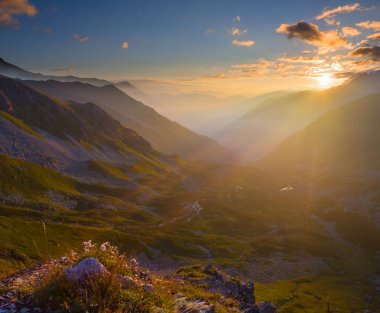 sabah erkenden, dağ Vadisi