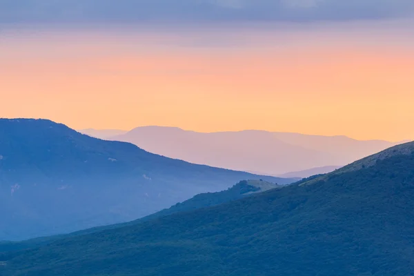 Blaue Berge am Abend — Stockfoto