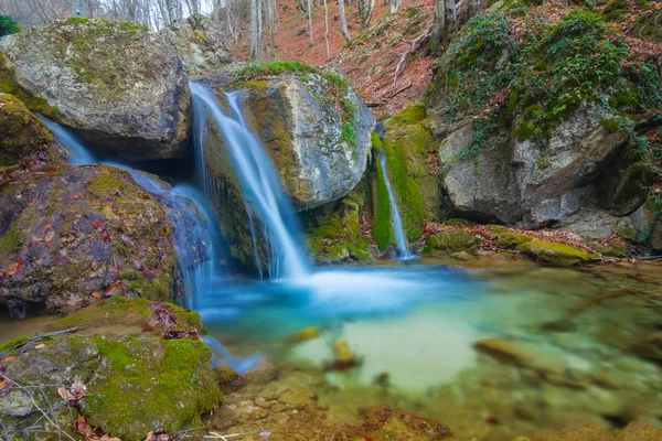 Невеликий красивого водоспаду — стокове фото