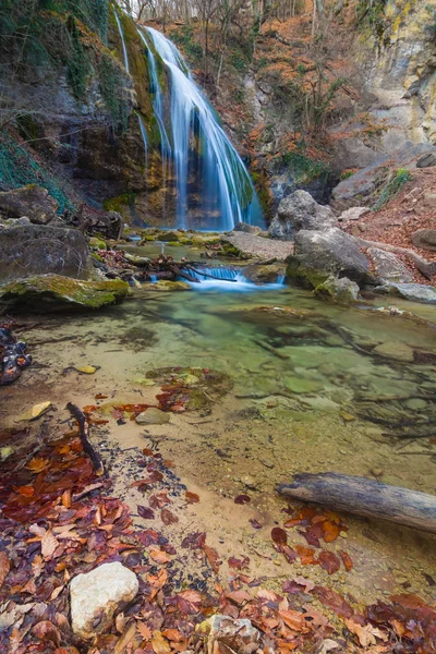 Autunno jur-jur cascata Crimea Ucraina — Foto Stock