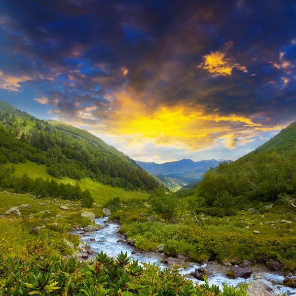 Beautiful mountain valley at the evening — Stock Photo, Image