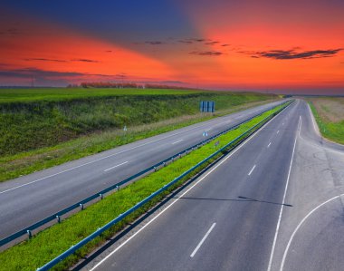 akşam asfalt gighway