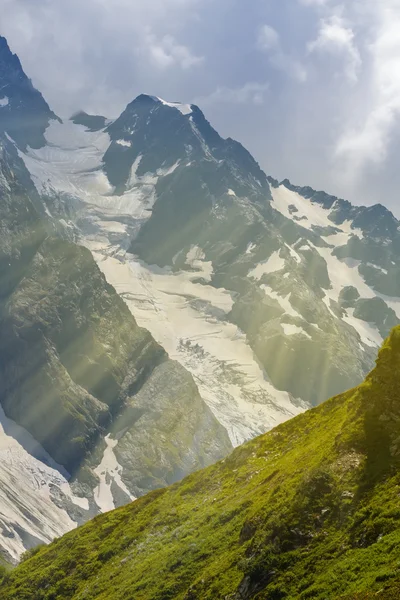 Gebirgstal — Stockfoto