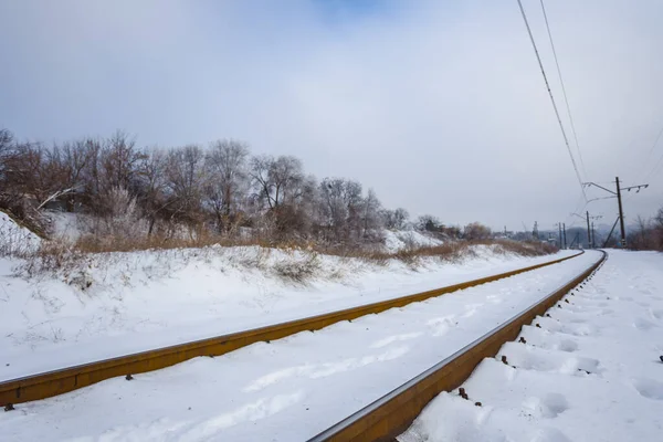 Ferrocarril Hacia Nieve Pequeño Pueblo —  Fotos de Stock