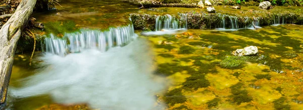 Closeup Small Waterfall Mountain River Summer Outdoor Travel Scene — Stock Photo, Image