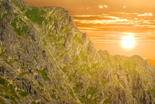 Pendiente Montaña Luz Del Sol Tarde — Foto de Stock