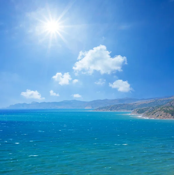 Emerald Sea Bay Yaz Sahnesi — Stok fotoğraf