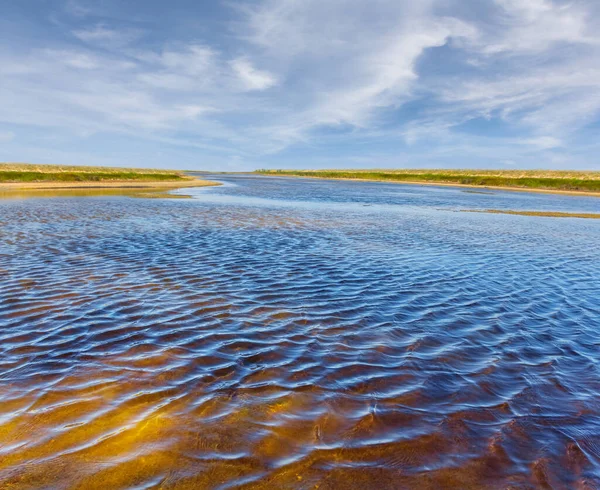 Sandstrand Molnig Himmel Sommar Hav Semester Naturlig Scen — Stockfoto