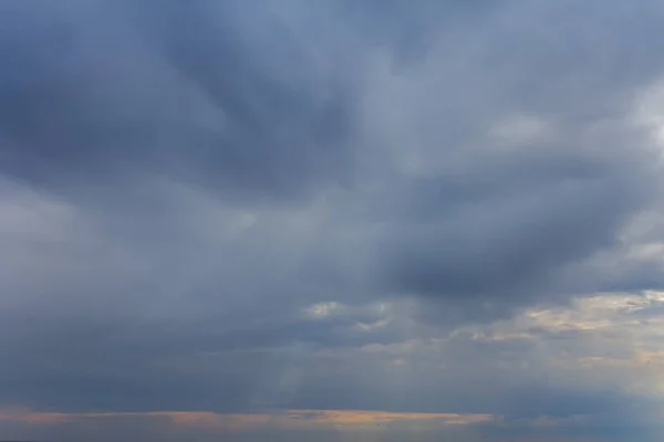 Západ Slunce Nad Dramatické Oblačné Nebe Přírodní Pozadí — Stock fotografie